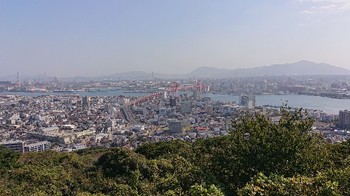 高塔山からの若戸大橋.jpg